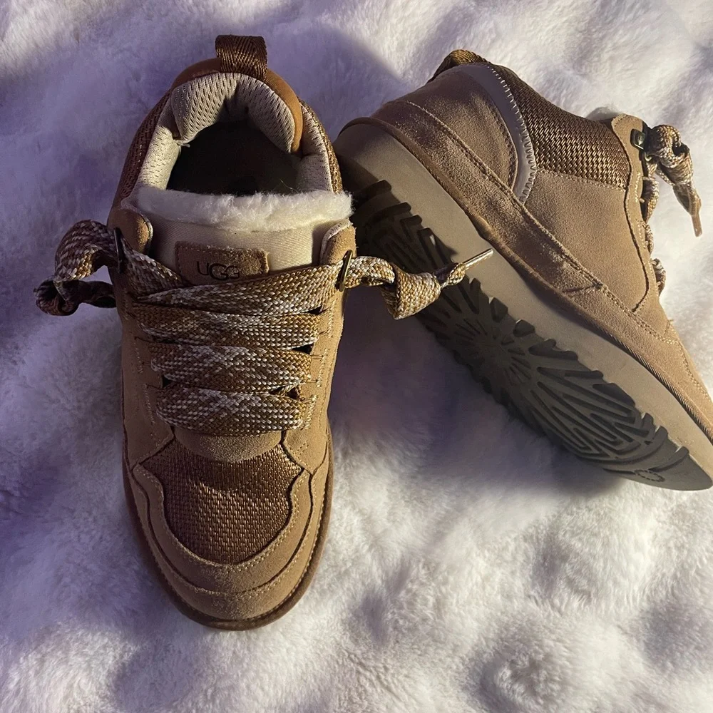 Lowmel UGG Tan Shearling-Lined Lace-Up Sneakers - Picture 4 of 4